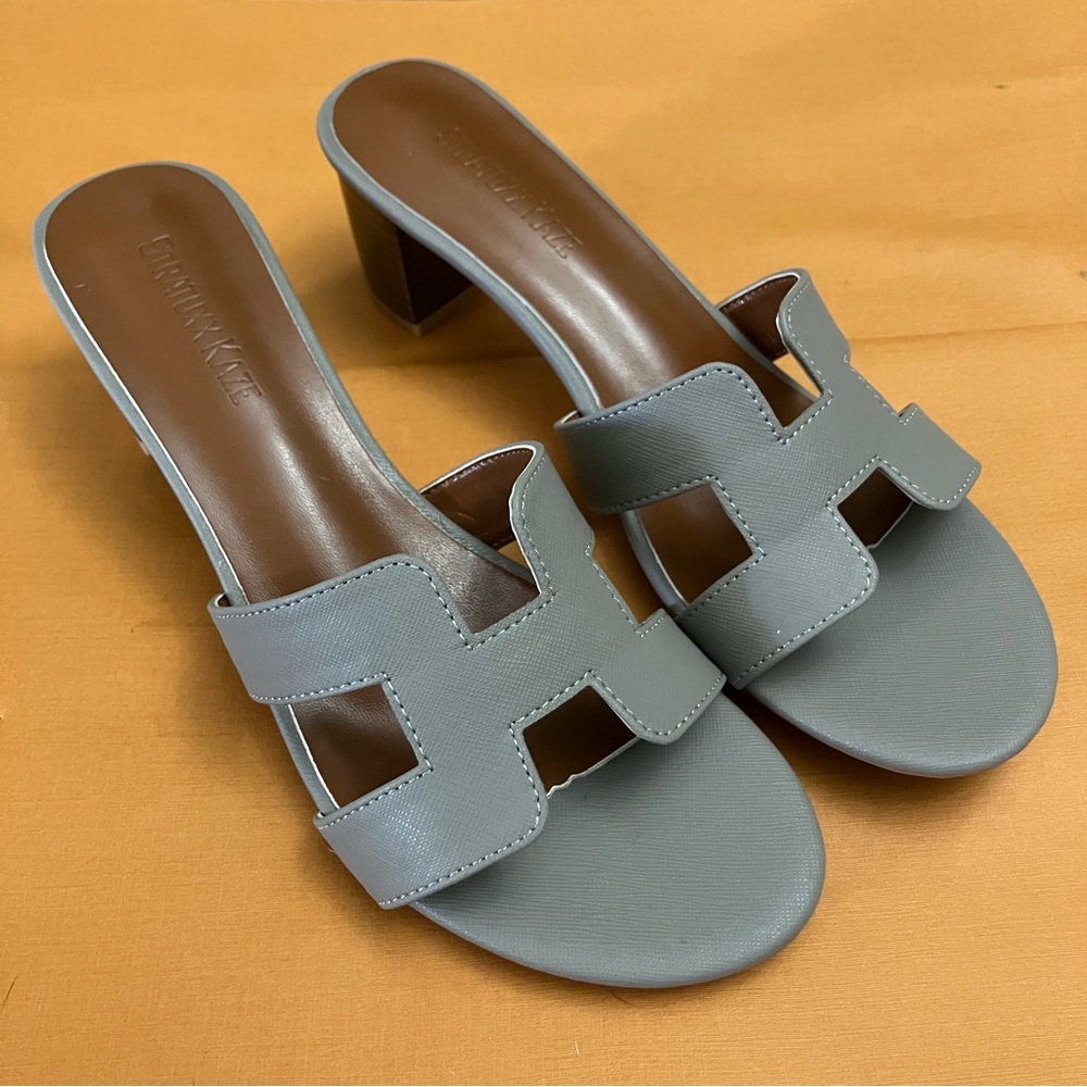 Stratuxx Kaze Block heel slide sandal grey taupe open toe size 7 H Oasis NEW